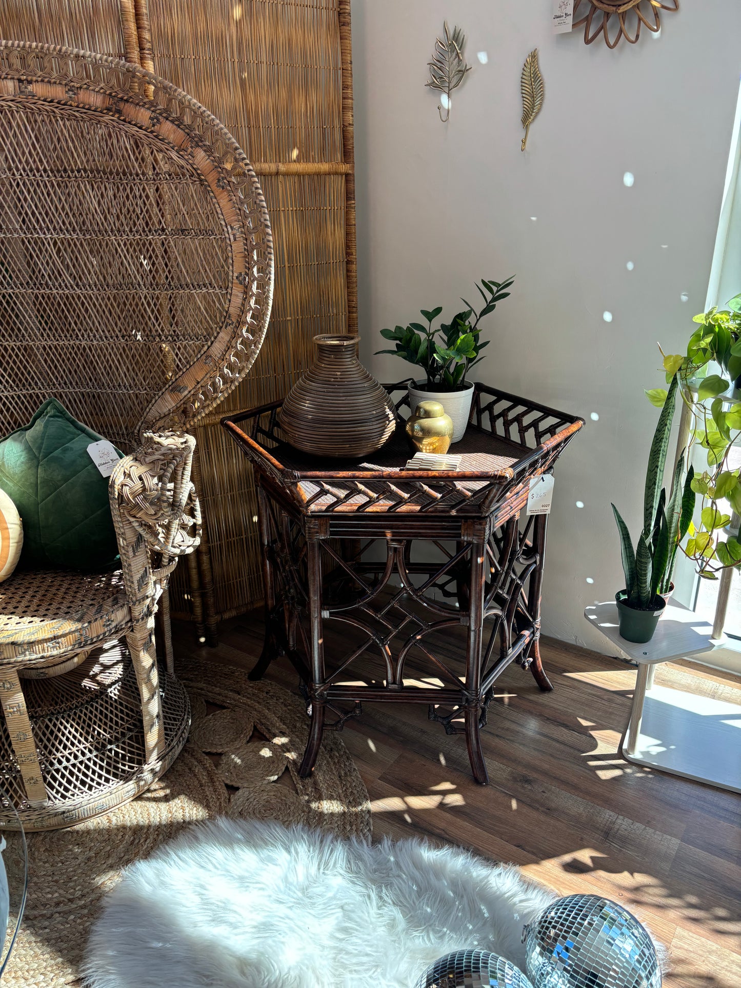 Table with removable tray top