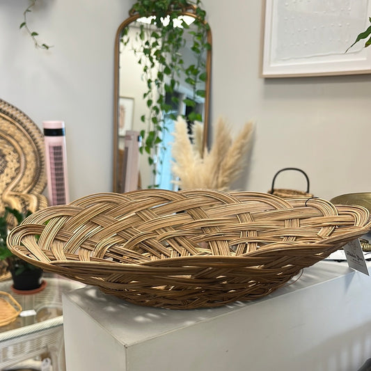 Oval wicker tray