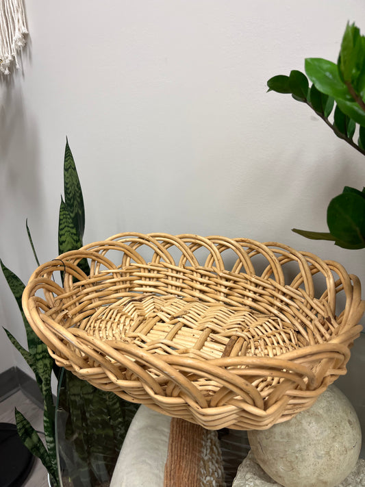 Light oval basket